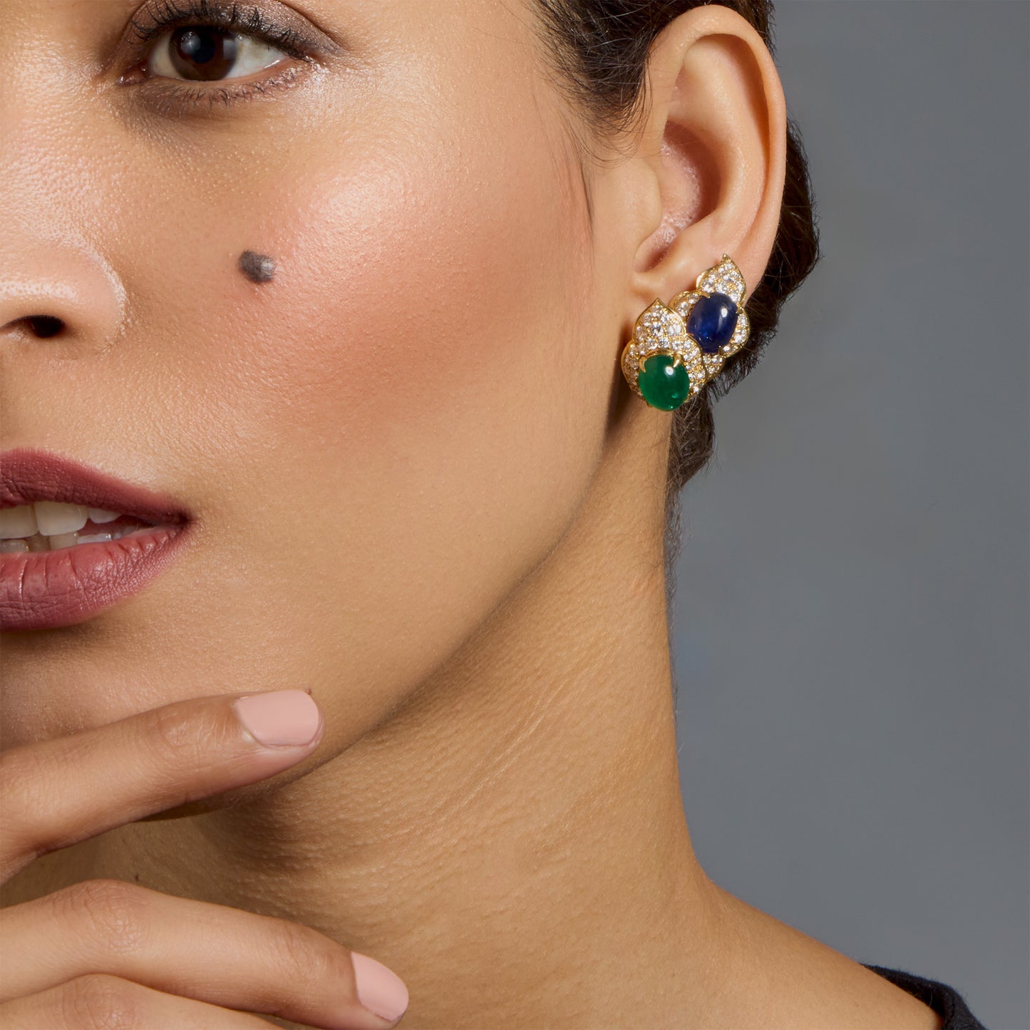 Macklowe Gallery Bulgari Emerald and Sapphire Clip Earrings