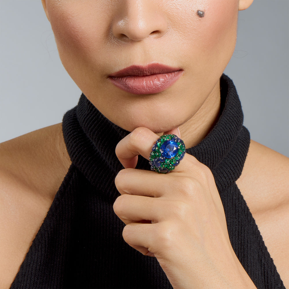 Macklowe Gallery Cartier Paris Ceylon Sapphire and Emerald Boule Ring